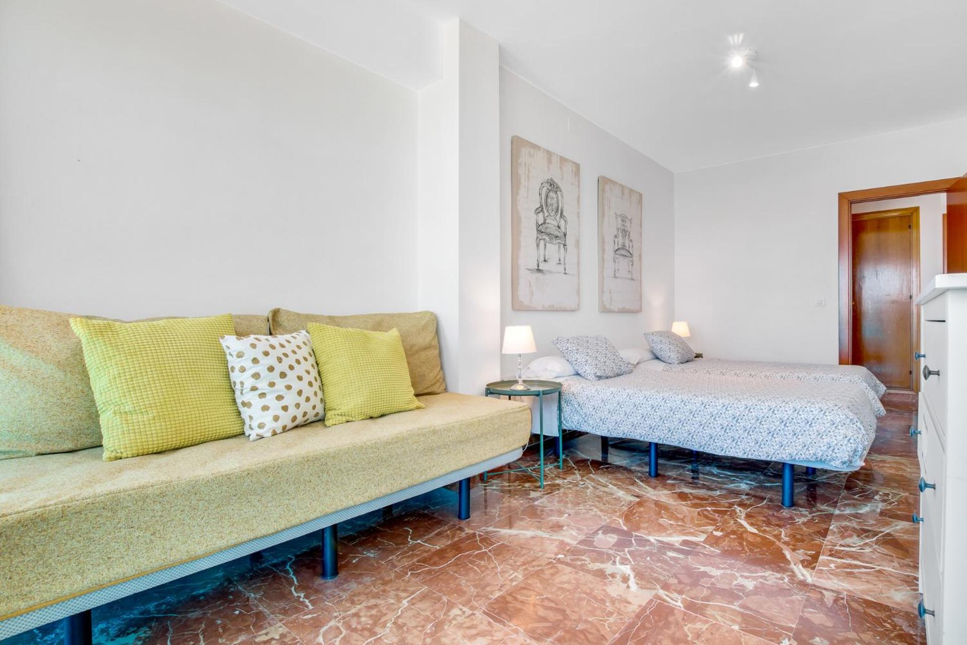 Apt Alameda De Colon Solo Familias Malaga Exterior photo